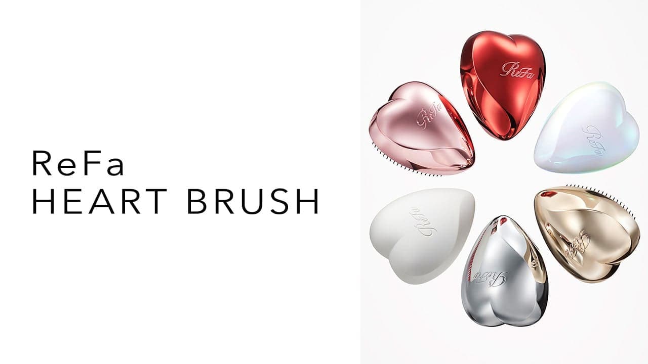 ReFa HEART BRUSH mini – compact size in hand