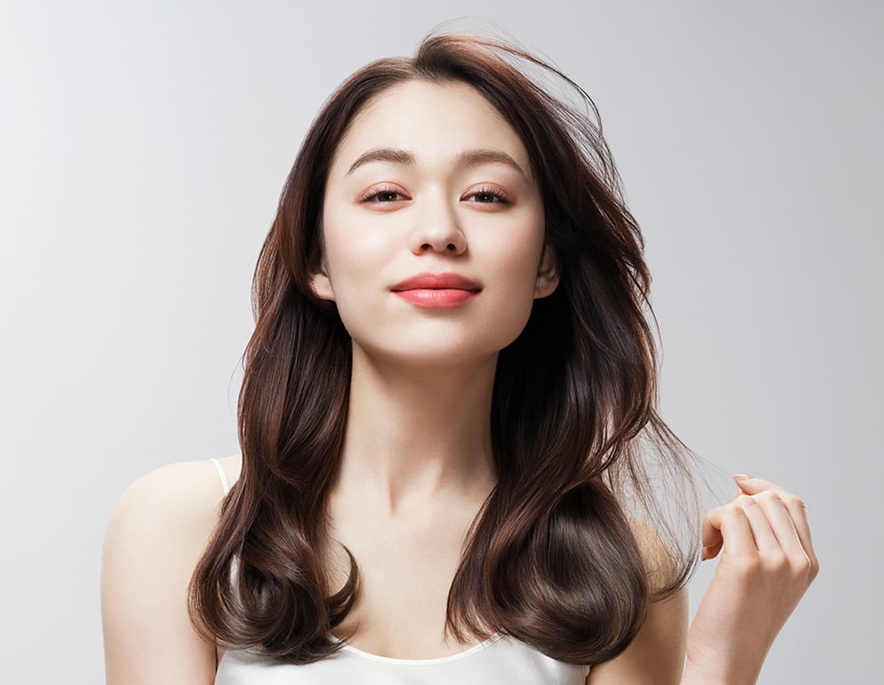 ReFa HEART MIST Airy – mist application on hair